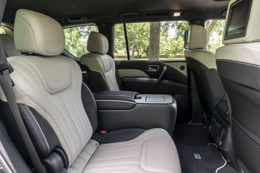 Интерьер Infiniti QX80 5.6 Limited 2018 года  (NA) (фото 40 из 45)